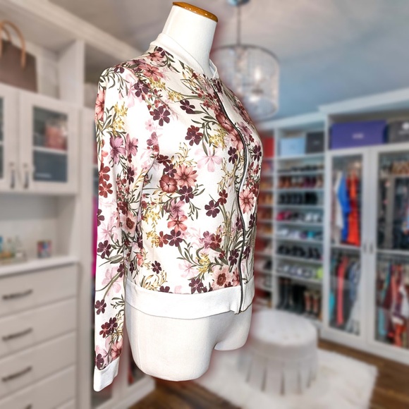 Boohoo Sweater Zipper Jacket - Picture 3 of 7